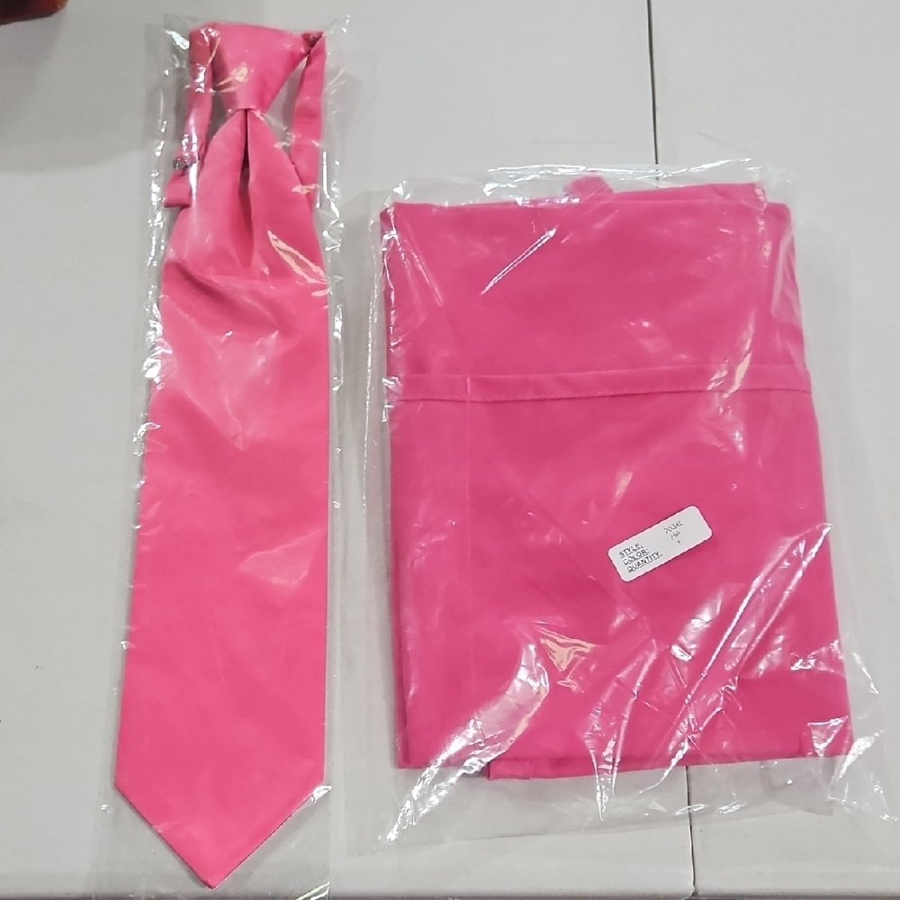 Vibrant Pink Tie and Apron Set